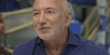 Jeff Bezos slams Zohran Mamdani over New York City’s $43 billion school budget and poor results