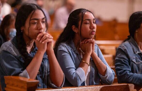 Faithful join in rosary for peace in Washington as pope leads the Marian devotion for world