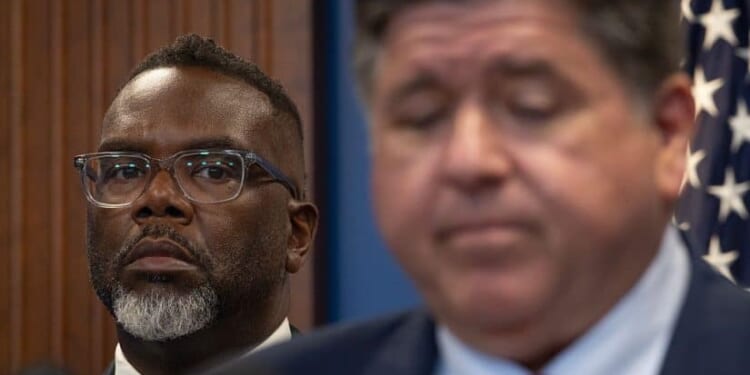 Chicago Weekend Violence Leaves 6 Dead, 39 Injured as Trump Calls on Gov. Pritzker for Help