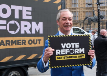 Farage Makes PM Pitch as Starmer Steps Down