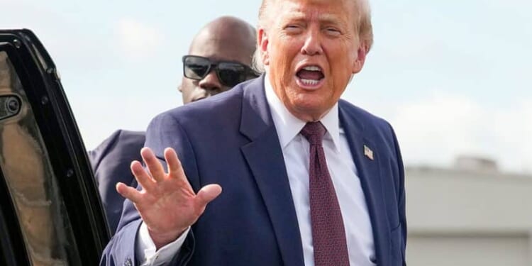 Trump Fires Back at 'Fake News' Reporting on Iran Talks, Strait of Hormuz