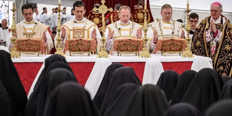 SSPX consecrates bishops in defiance of Rome’s schism warning