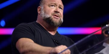 "Mad King George III": Alex Jones Calls for Trump’s Removal