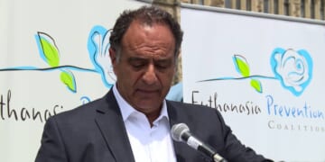 Quebec Doctor Urges France to Reject Euthanasia