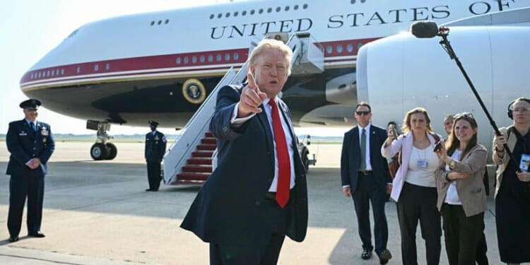 Trump Takes New Air Force One on Maiden Flight to Theodore Roosevelt Presidential Library