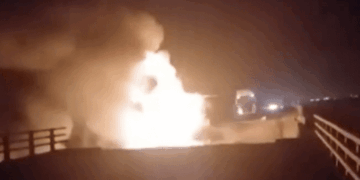 US Strikes Iran’s Bridges and Ports as Hormuz War Expands
