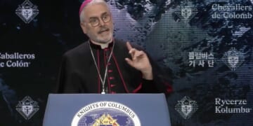 Archbishop Coakley reflects on ‘the virtue of patriotism’ at Knights of Columbus dinner