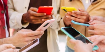 French Court Blocks Bill Banning Under-15s From Social Media