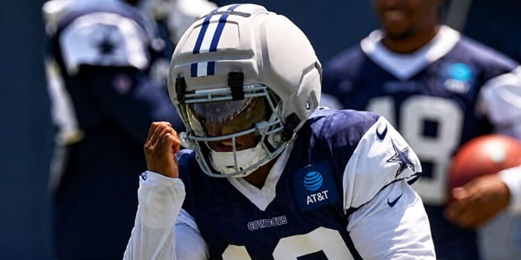Image for article: New Study Reveals NFL's Concussion-Prevention Helmets Are 100% Effective At Preventing Players From Looking Cool