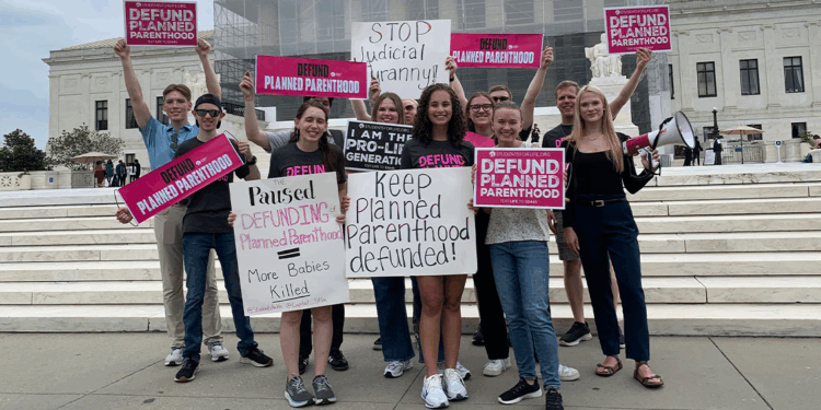 Pro-Life Groups Still Fighting Hard to Defund Planned Parenthood Again