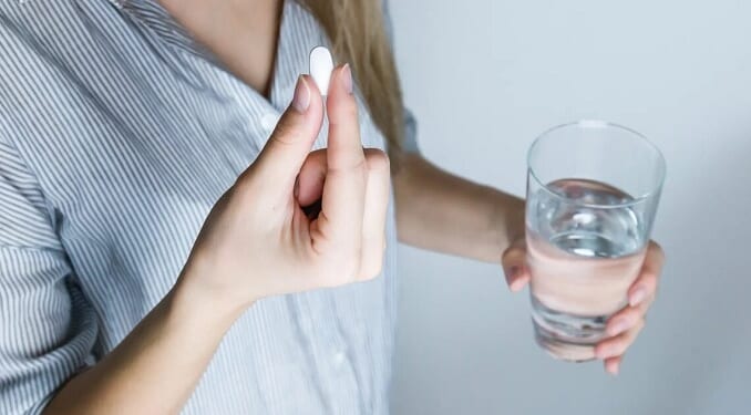 This 911 Call Highlights Everything Wrong With the Abortion Drug