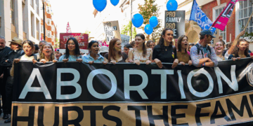 10,000 pro-lifers fill London’s streets at March for Life