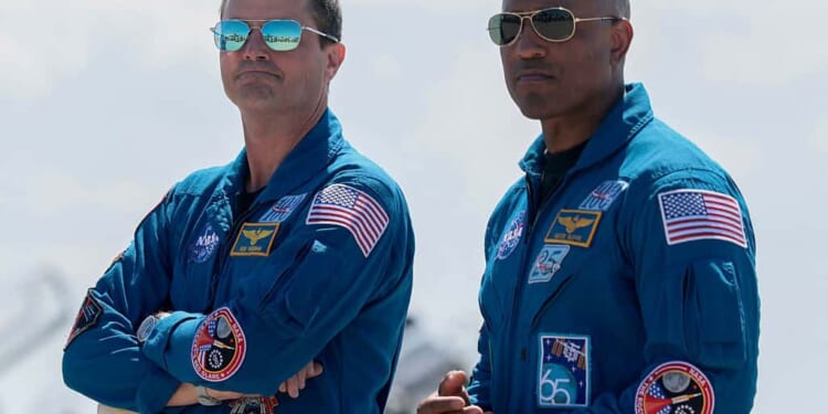 NASA Astronauts Reid Wiseman and Victor Glover Retire, Leaving Remarkable Legacy